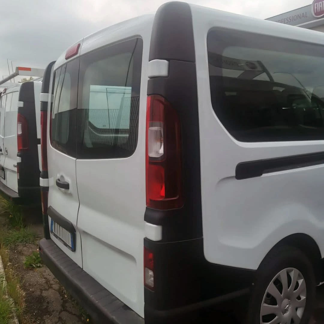 Opel Vivaro, vista posteriore